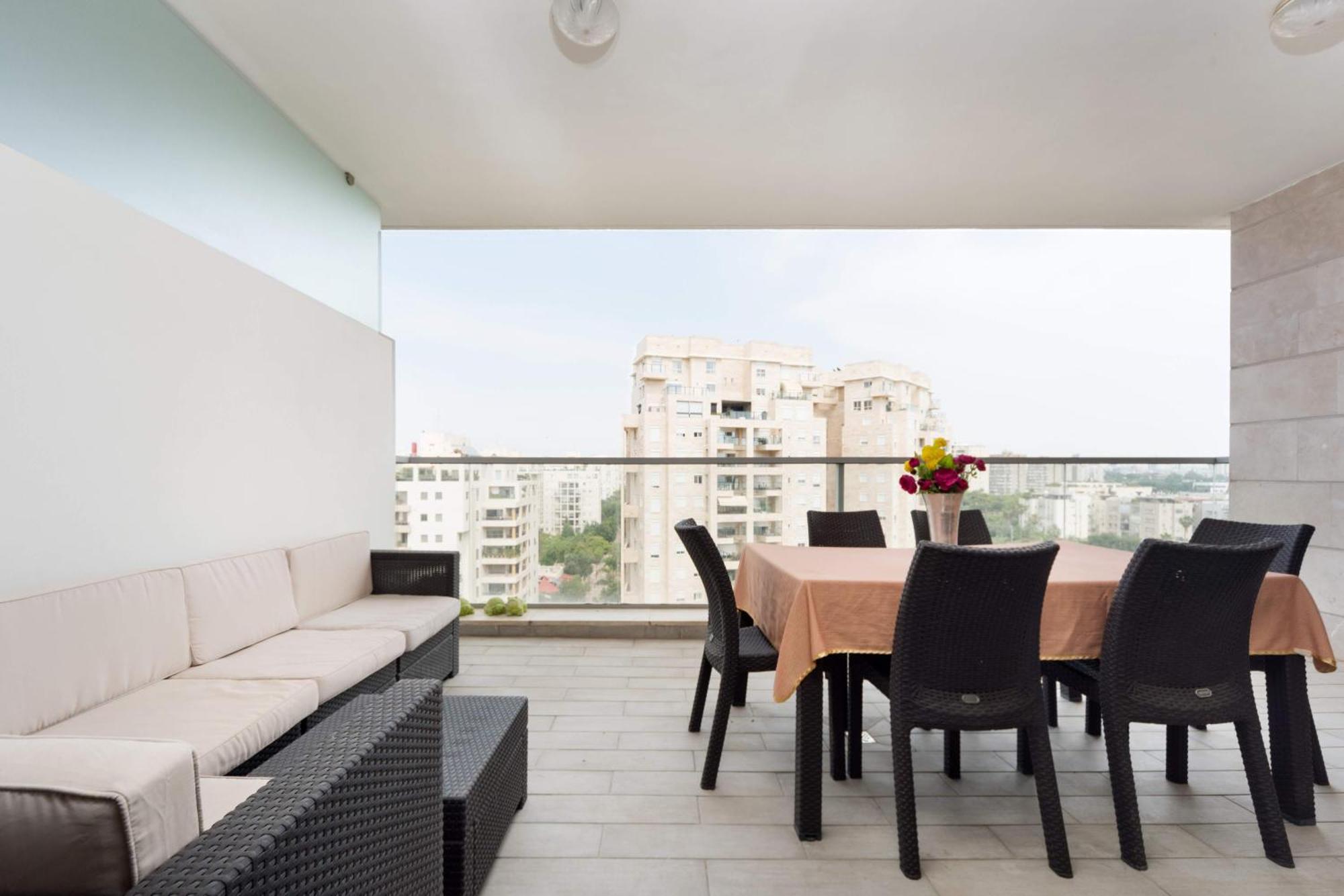 דירות תל אביב Urban Gem With Outdoor Lounge By Sea N' Rent מראה חיצוני תמונה